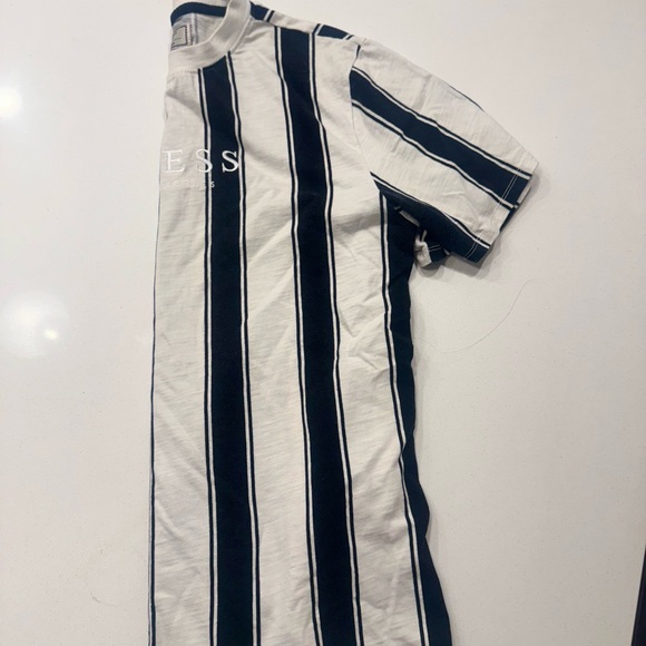 Short Sleeve Guess Originals - Picture 2 of 5